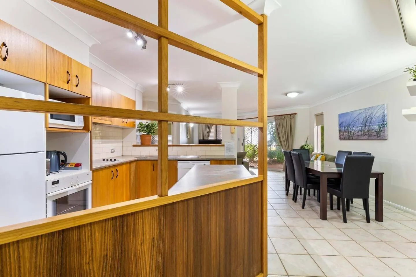 Mai At Coral Horizons: A Relaxed Beach Retreat Palm Cove